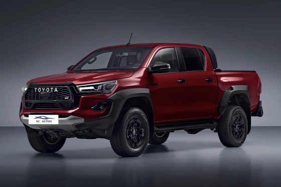 4X4 camionnette Toyota Hilux d'occasion avec suspension arrière multi-lien et phares LED