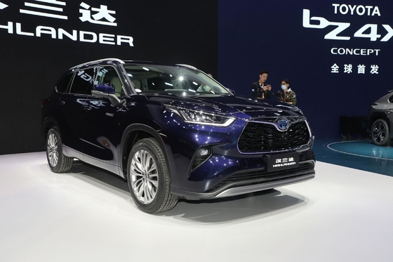 Toyota Highlander hybride intelligent 2.5L avec sièges en cuir et frein de stationnement électrique