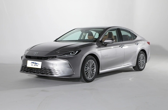 Hot 2023 Toyota Camry Exalted Version 4X4 SUV avec moteur à essence 2.0L et accessoires