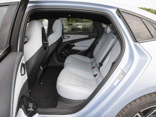 Caméra arrière à 360° et puissance maximale Ps 250-300Ps BYD Seal EV Sedan avec une grande valeur