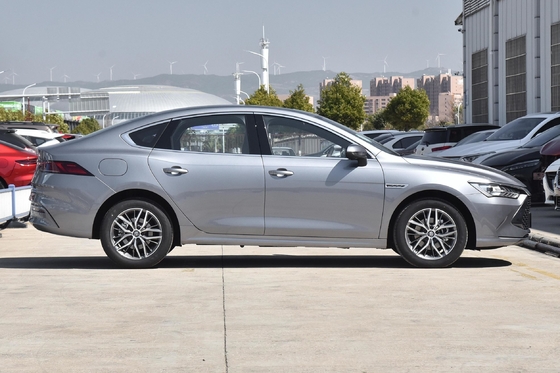 2024 BYD QIN Plus DM-i Honor Edition 55km Autonomie de conduite 4 roues Véhicule de régulation de vitesse normale