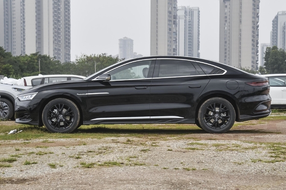 2024 BYD Han DM-i Honor Edition 121km Elite Range Véhicule à quatre roues avec 185km/h Vitesse maximale