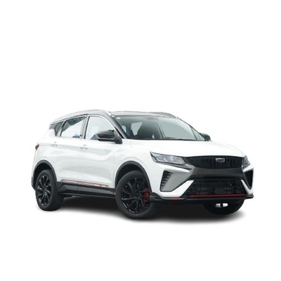 Déplacement 1,5L Geely BinYue 2WD sièges en cuir de voiture caméra arrière toit solaire voiture à essence