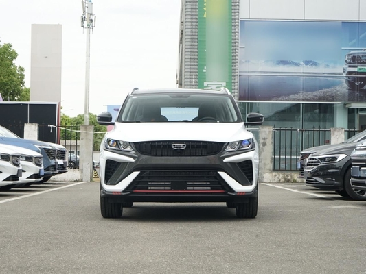 Déplacement 1,5L Geely BinYue 2WD sièges en cuir de voiture caméra arrière toit solaire voiture à essence