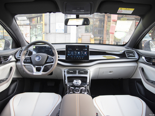 Contrôle de vitesse ACC activé BYD Qin Plus Véhicule hybride Dm-I 2024 Structure de la carrosserie de la berline