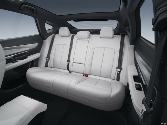 Xpeng P7 EV Sedan avec volant multifonctionnel et couple maximal Nm de 400 à 500 Nm