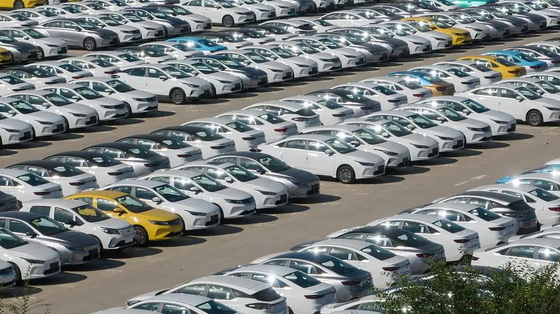 Volant multifonctionnel 2023 Xpeng X9 Euro VI 4 roues motrices 7 sièges MPV Voiture électrique