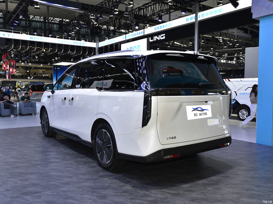 Les phares à LED économes en énergie et le système de direction électrique pour Maxus Dajia 7 EV MPV