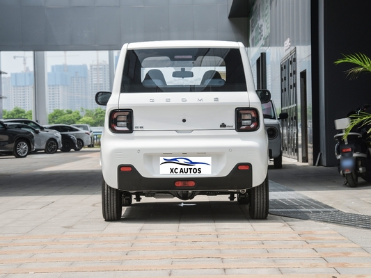 2024 Geely Panda Mini voiture électrique 4 sièges 200km de portée Double Wish Bone Suspension arrière