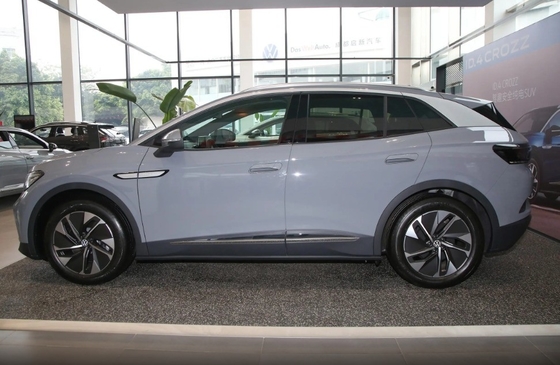 Voiture électrique compacte à 5 places