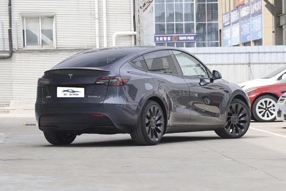 Roof à toit Tesla Modèle Y Utilisé Énergie Pure Électrique SUV de taille moyenne Voiture de sport de luxe