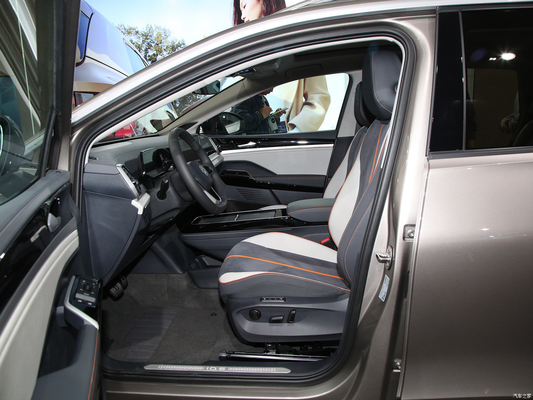 Grand amusement ID6 Crozz EV SUV couple maximal Nm 400-500Nm pour des aventures inarrêtables