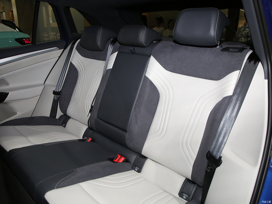 Écran tactile et ESC La combinaison parfaite pour le VW ID4 Crozz EV SUV tout-terrain
