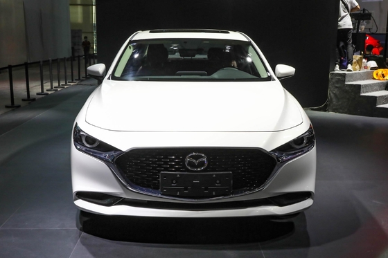 Automatique voiture à essence Mazda 3 Axela Compact Sedan avec réglage électrique du siège du copilote