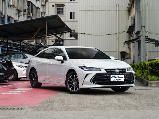Toyota Avalon voiture de luxe avec 6 airbags et faible kilométrage 1-25000 miles en parfait état
