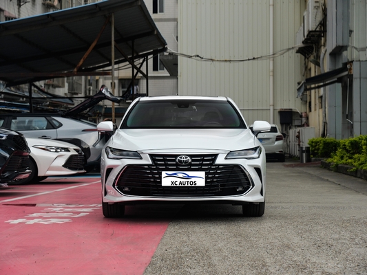 Toyota Avalon voiture de luxe avec 6 airbags et faible kilométrage 1-25000 miles en parfait état