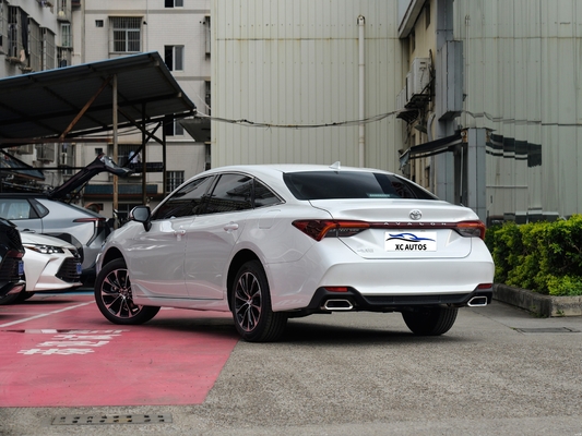 Toyota Avalon voiture de luxe avec 6 airbags et faible kilométrage 1-25000 miles en parfait état