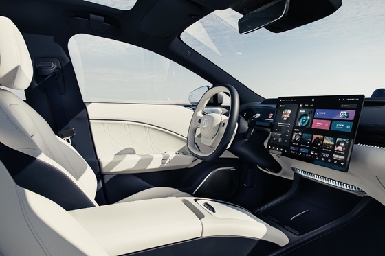 75 KWH Voiture électrique Zeekr 007 RWD Véhicule électrique à grande vitesse avec radar avant 4 arrière 4