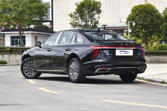 Feuillants à LED Hongqi H5 2.0t 3.0t Automatique Véhicule à carburant ultra longue portée pendant 8 mois