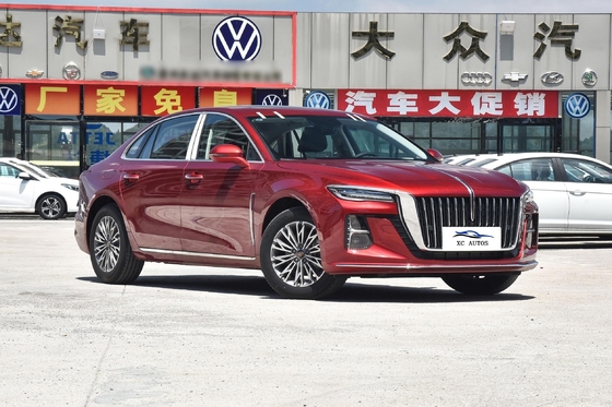 Feuillants à LED Hongqi H5 2.0t 3.0t Automatique Véhicule à carburant ultra longue portée pendant 8 mois