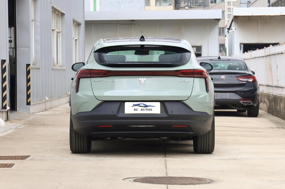 Buick E4 SUV 5 portes 5 places avec une structure de carrosserie avancée et un type d'énergie à l'essence