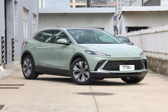 Buick E4 SUV 5 portes 5 places avec une structure de carrosserie avancée et un type d'énergie à l'essence
