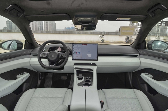 CTLC 675-750km Pure Electric Sedan EV Zeekr 001 2024 Chargement rapide Haute vitesse 5 sièges