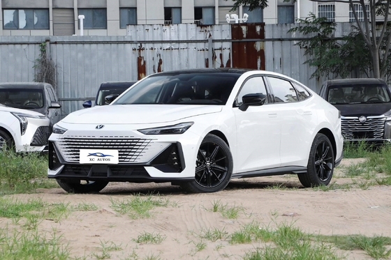 Changan UNI V iDD 1.5t hybride La combinaison parfaite d'efficacité et de performance