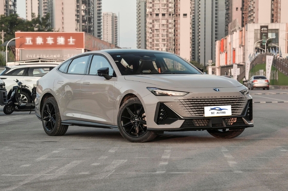 Changan UNI V iDD 1.5t hybride La combinaison parfaite d'efficacité et de performance
