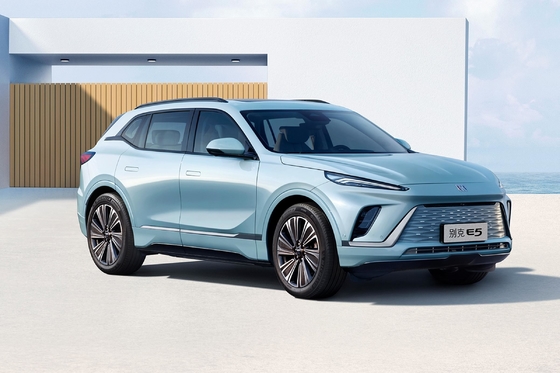 Buick E5 Silver Long Range 620KM SUV à grande vitesse Utilisé voitures électriques avec la structure du corps