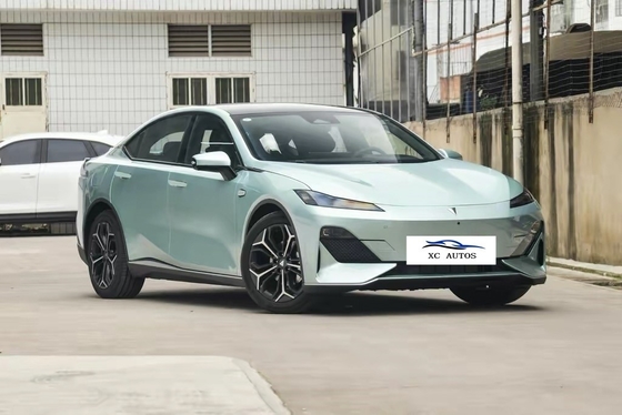 Changan Shenlan SL03 Puissance maximale 150-200PS Volant multifonctionnel Véhicule à énergie
