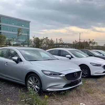 5 sièges Mazda Atenza voiture à essence 2WD berline avec phare LED et abordable