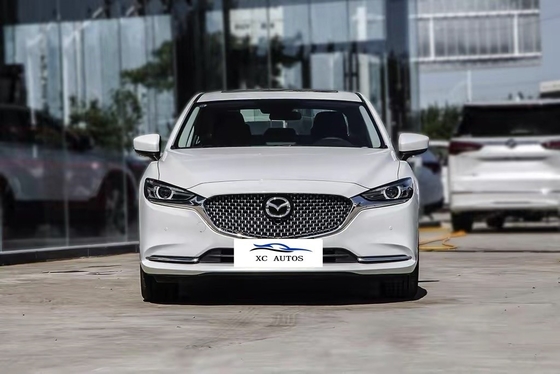 5 sièges Mazda Atenza voiture à essence 2WD berline avec phare LED et abordable