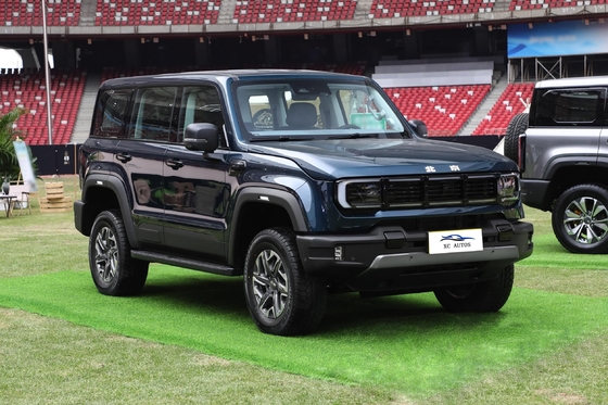 Pékin Bj40 toit ensoleillé SUV à essence Voiture de 2,3 t Grand véhicule Voiture d'occasion