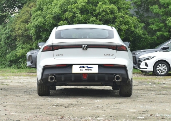 CHANGAN UNI-V version voiture compacte 1.5T 188 chevaux L4 5 portes 5 sièges hatchback 7 vitesses double embrayage DCT