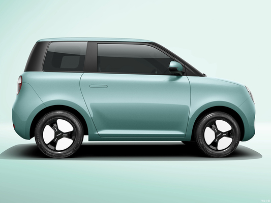Changan Lumin Hatchback voiture électrique EV berline avec avant 4 arrière 4 radar à grande valeur