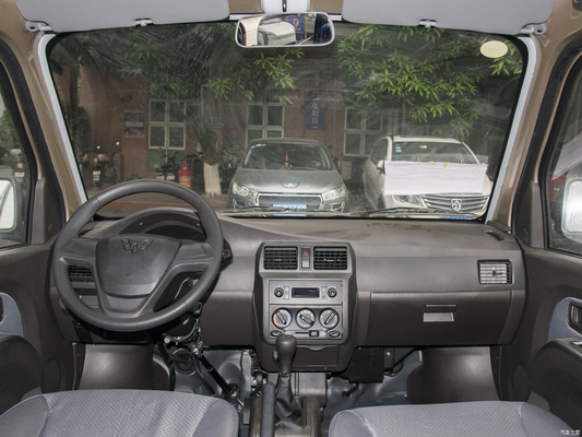 Wuling Rongguang, camion à essence avec ABS et réglage manuel du siège du copilote.