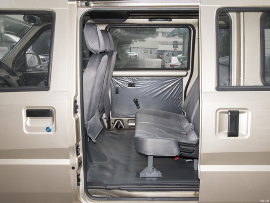Wuling Rongguang, camion à essence avec ABS et réglage manuel du siège du copilote.