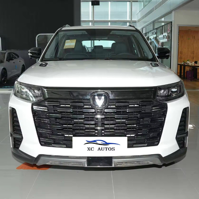 Un SUV à essence Changan CS95 à prix abordable avec sièges en cuir 5 portes et 5 sièges