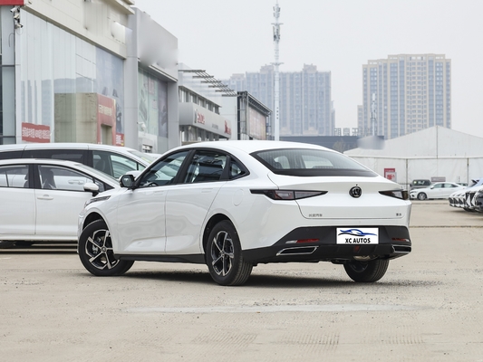 Changan EADO 1.5T GDI DCT à conduite à gauche berline 4 portes 5 places voiture à essence sur le marché