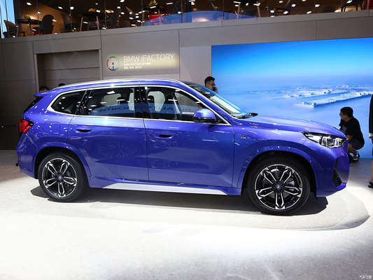 Système de direction électrique et Macpherson Suspension avant IX1 EV SUV Compact Sports Car