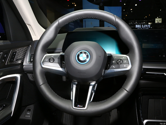 Système de direction électrique et Macpherson Suspension avant IX1 EV SUV Compact Sports Car