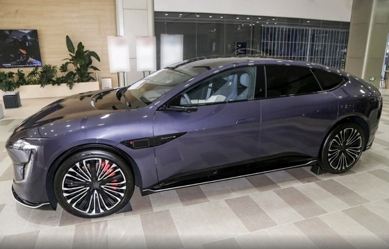 2024 700 Triple laser à traction arrière Luxe Moyenne et grande voiture 4 portes 5 places