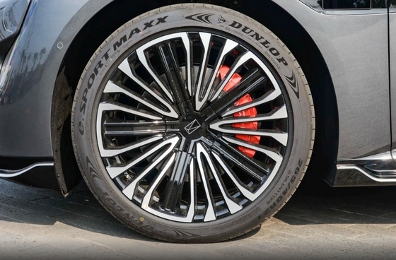 Structure de la carrosserie de 4 portes et 5 sièges Avatr 12 EV 2024 650 Triple Laser 4WD Performance Edition