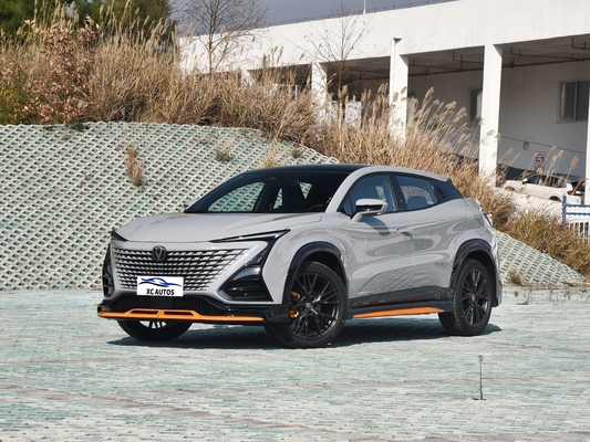 Changan Uni-t 2,0 t Véhicules à essence à essence Véhicule à carburant avec sièges en cuir et phare LED