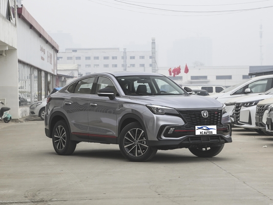Véhicule à essence Véhicule à essence 1.5T 2WD 5 sièges SUV Changan CS85 Coupé Rapide de livraison phare LED