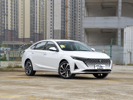 Compacte Changan Sedan Changan YIDA Voiture avec toit panoramique et conception intégrale de la carrosserie