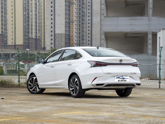 Compacte Changan Sedan Changan YIDA Voiture avec toit panoramique et conception intégrale de la carrosserie