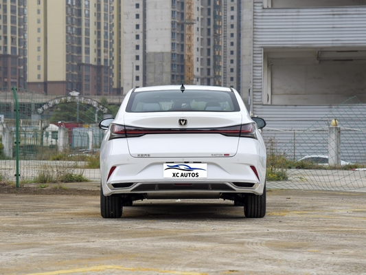 Compacte Changan Sedan Changan YIDA Voiture avec toit panoramique et conception intégrale de la carrosserie