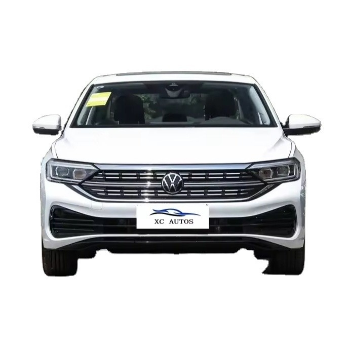 Volkswagen Sagitar voiture à essence à carburant conventionnel 4 portes 5 places